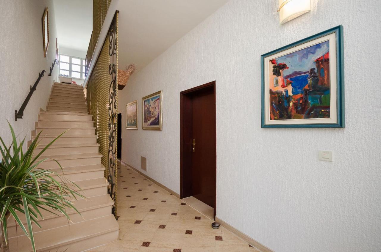 Apartments Sinisa Malinska Exterior foto